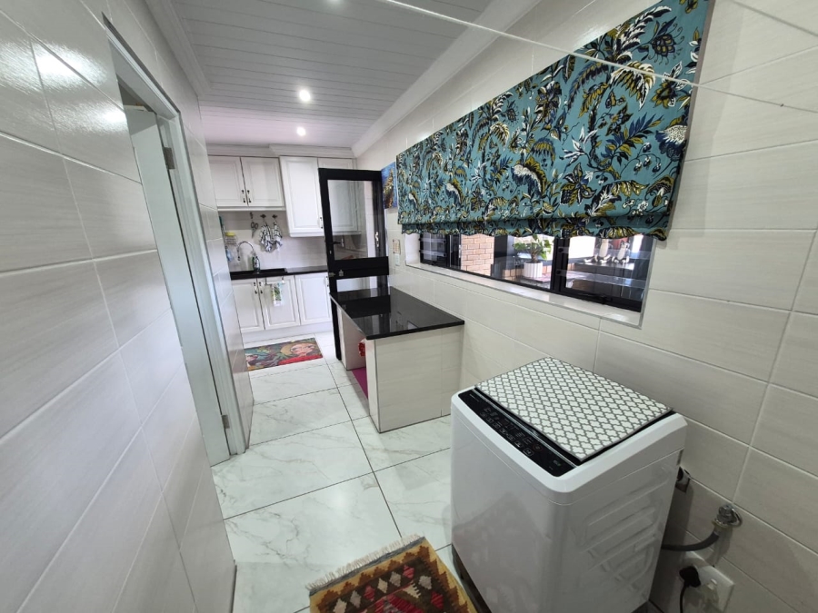 4 Bedroom Property for Sale in Monte Christo Western Cape
